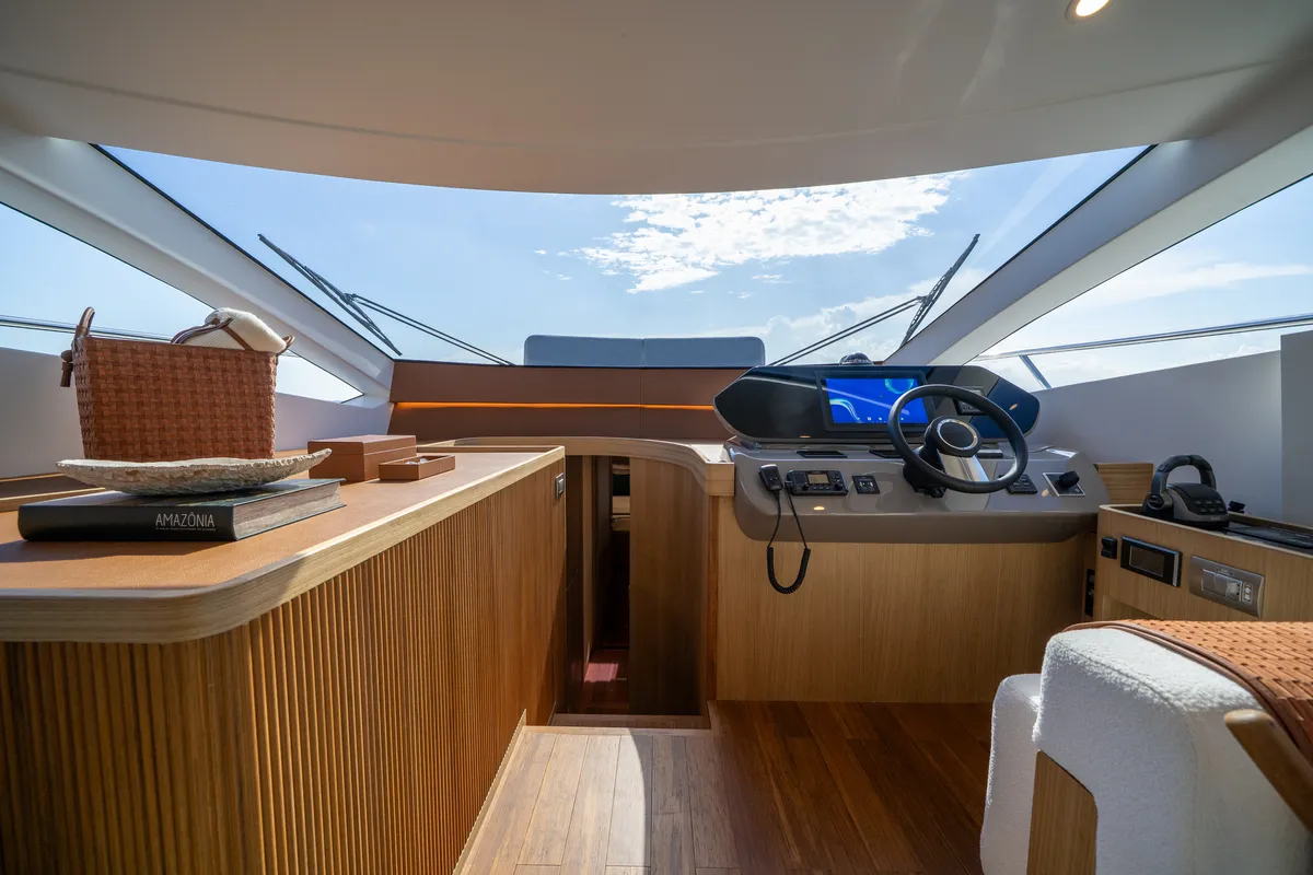 Intermarine 60 — Salão (6 de 8)
