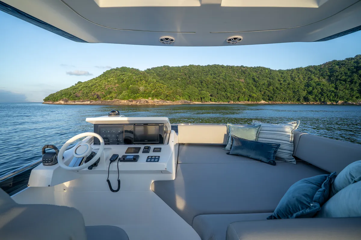 Intermarine 60 — Flybridge (1 de 2)